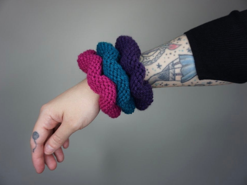 Knit Scrunchie in Magenta