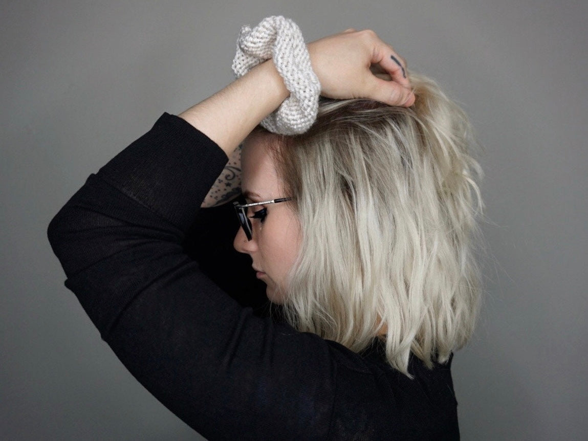 Knit Scrunchie in Linen