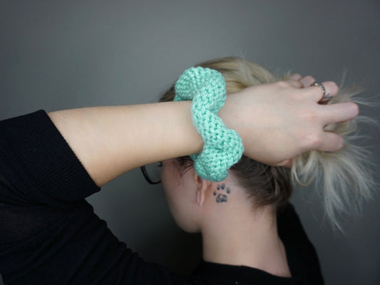 Knit Scrunchie in Mint